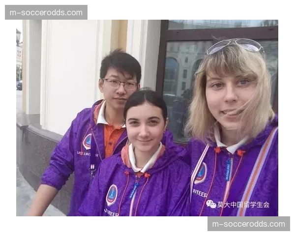 通讯：世界杯志愿者故事，他们用服务连接世界